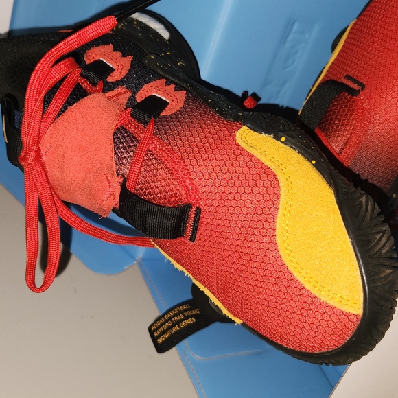 Adidas 2021 Trae Young 1 'Atlanta Hawks' Vivid Red/Team College Gold/Core Black - Picture 5 of 9